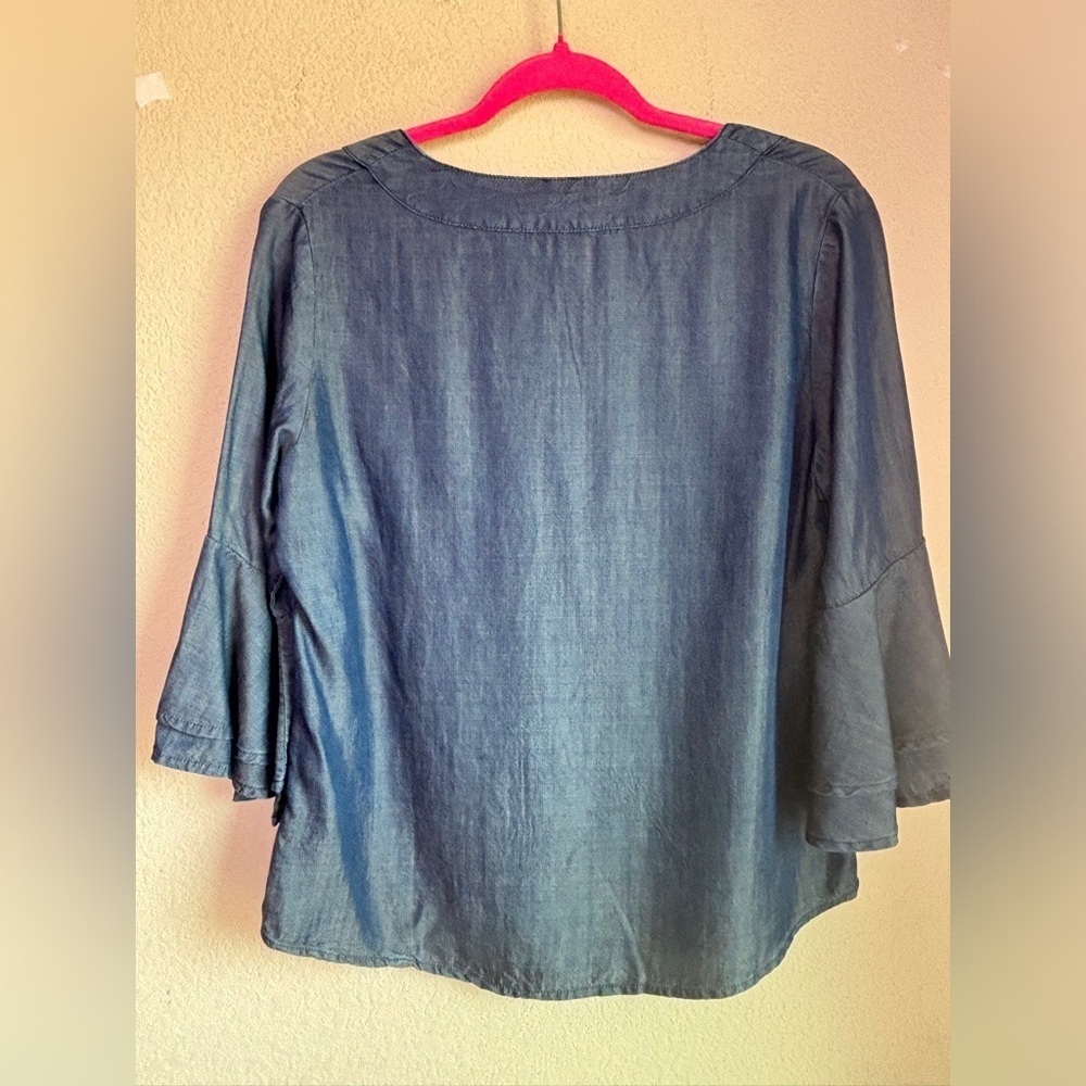 NWT Evereve Allison Joy Renee Chambray Denim 3/4 Ruffle Sleeve Blouse S - Picture 7 of 7